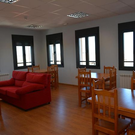 Albergue Villa Nava De La Asuncion Екстер'єр фото